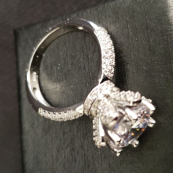 FINAL SALE Amazing .925 Sterling Silver White Sapphire Engagement Ring - Picture 5 of 7